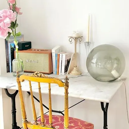 Apartman Charming In A Courtyard In *