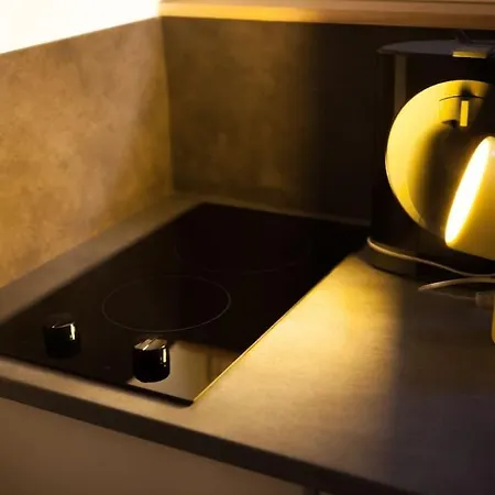 Charming In A Courtyard In Párizs