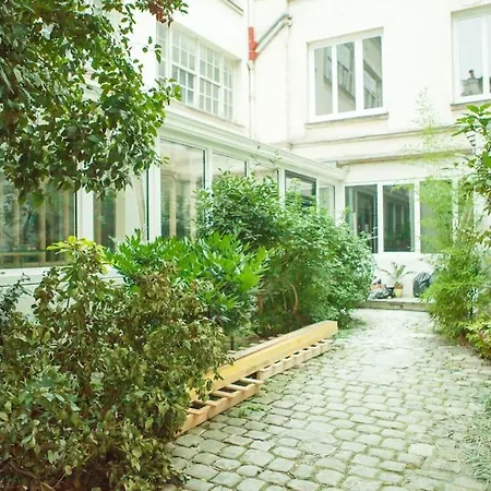 Apartment Charming In A Courtyard In Paris