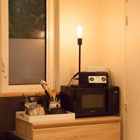 Charming In A Courtyard In * Párizs