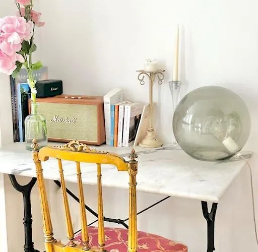 Appartement Charming In A Courtyard In *