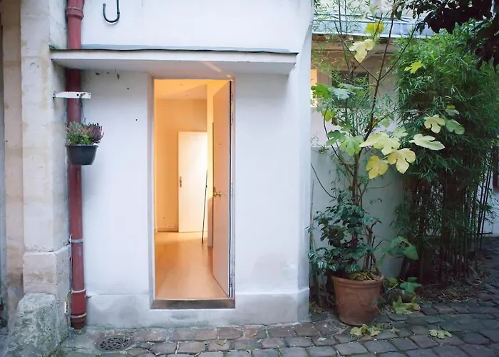 Charming In A Courtyard In * Paris