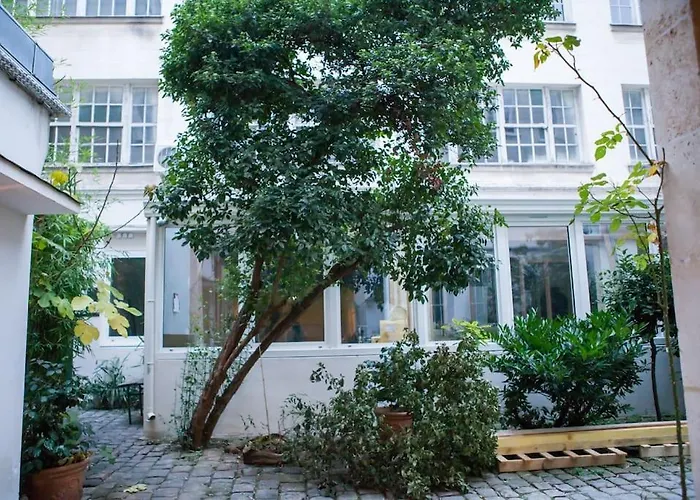 Charming In A Courtyard In Apartament *