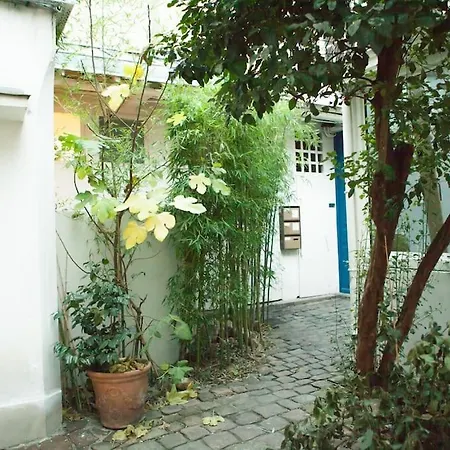 Apartment Charming In A Courtyard In Paris